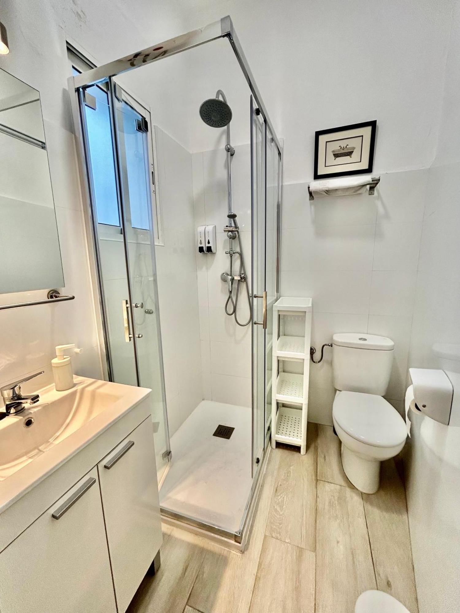 Acogedor Apt 8Pax 4Bdr 2Bth- Cozyhomesevilla2 Exterior foto