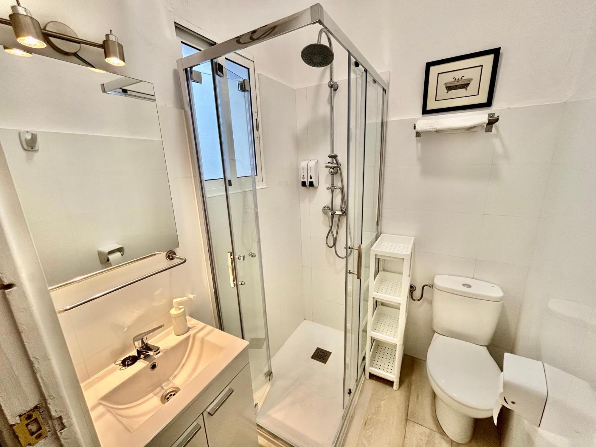 Acogedor Apt 8Pax 4Bdr 2Bth- Cozyhomesevilla2 Exterior foto