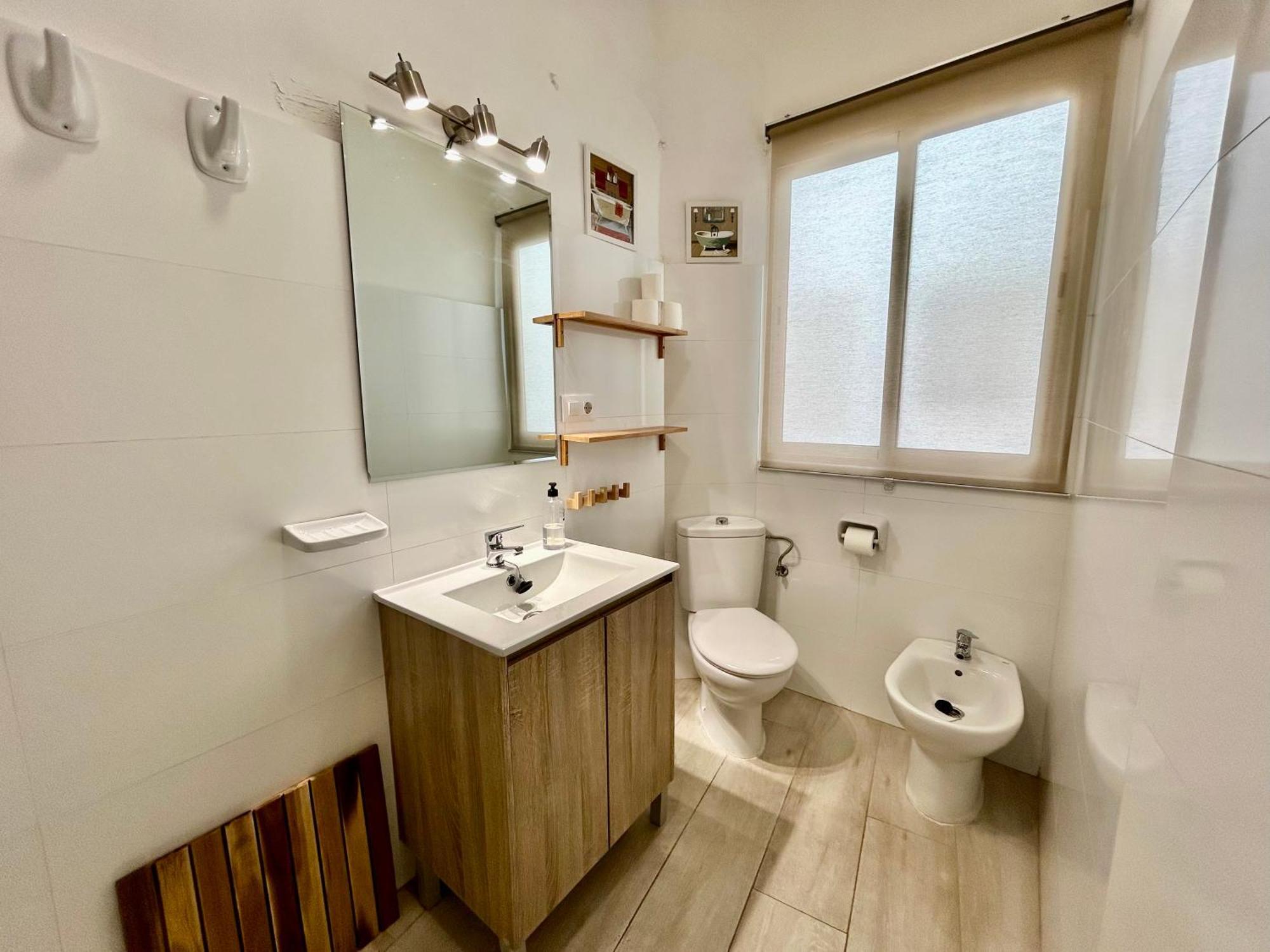 Acogedor Apt 8Pax 4Bdr 2Bth- Cozyhomesevilla2 Exterior foto