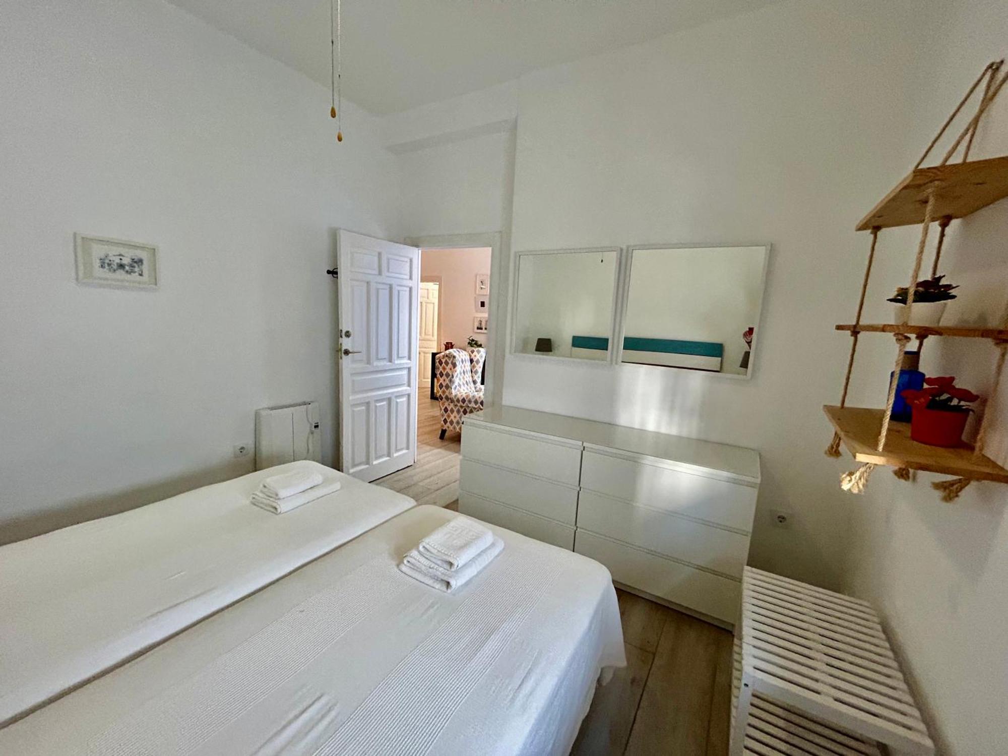Acogedor Apt 8Pax 4Bdr 2Bth- Cozyhomesevilla2 Exterior foto